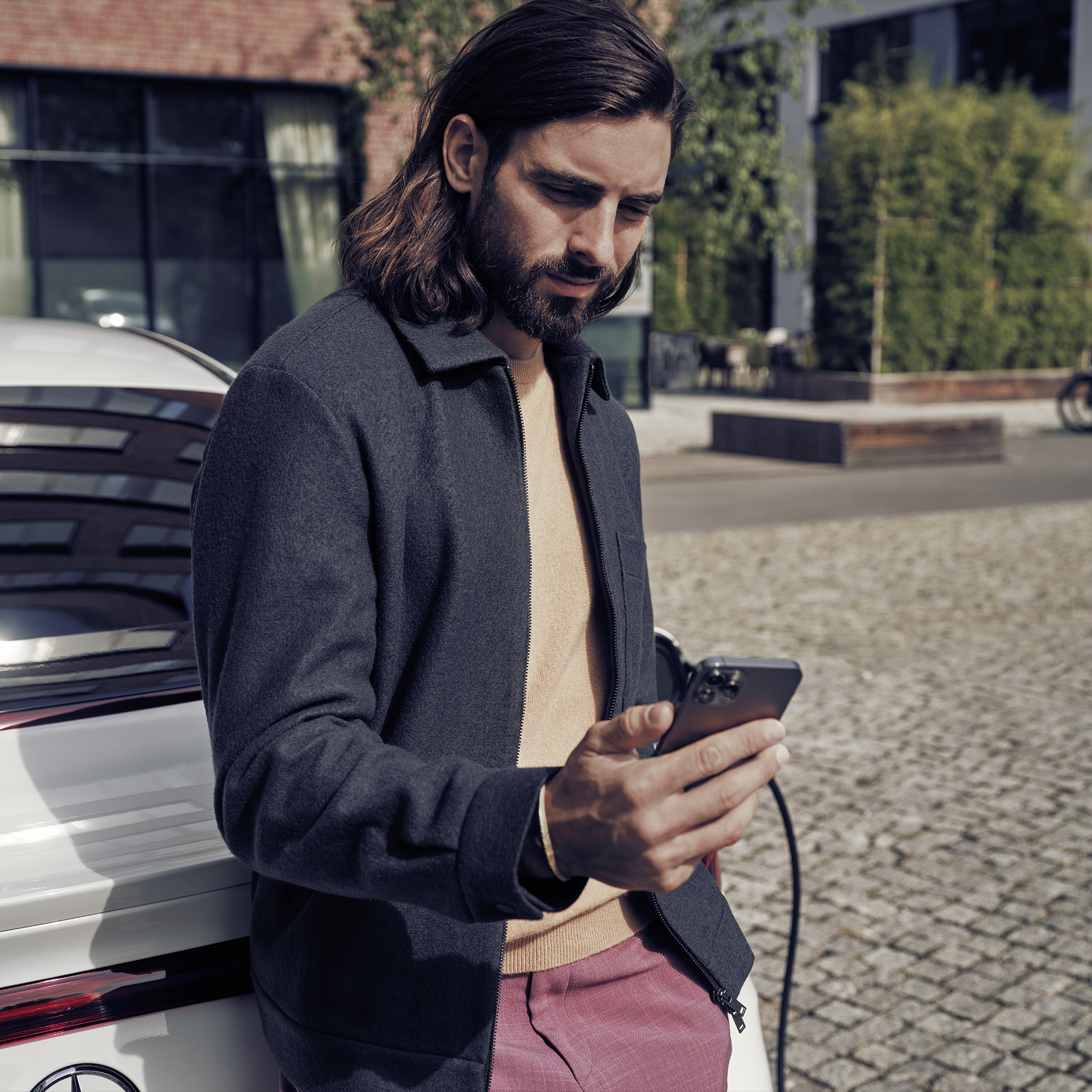 Mercedes me Charge | Carregamento em viagem | Mercedes-Benz Mercedes me Charge da Mercedes-Benz.