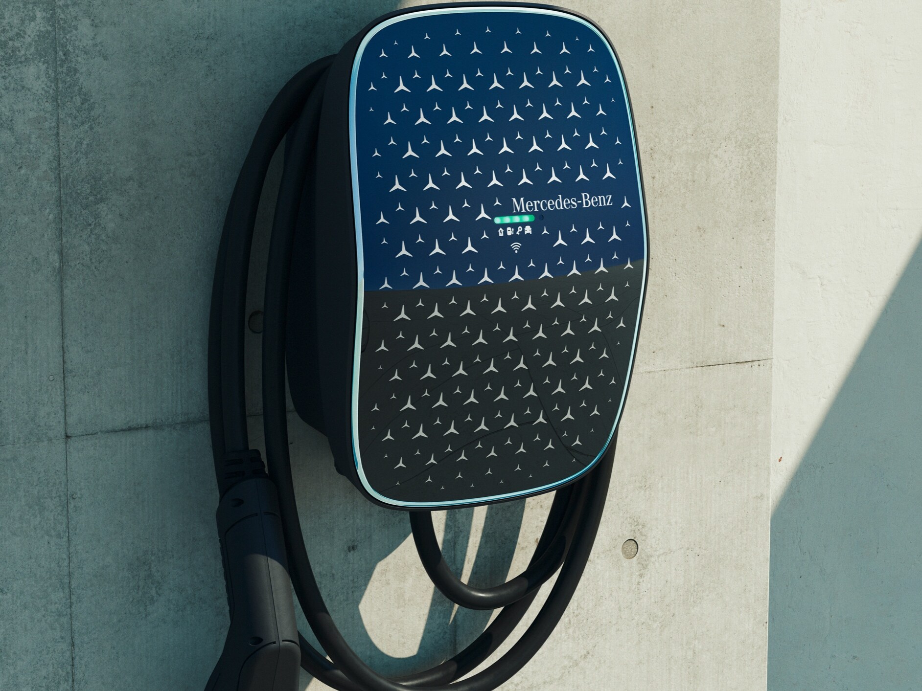 A Mercedes-Benz Wallbox instalada numa parede.