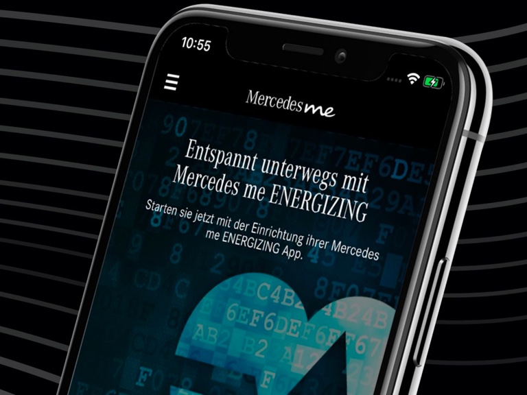 Num smartphone está aberta a aplicação Mercedes me ENERGIZING e são apresentados os primeiros passos para a sua configuração. Num smartphone está aberta a aplicação Mercedes me ENERGIZING e são apresentados os primeiros passos para a sua configuração.