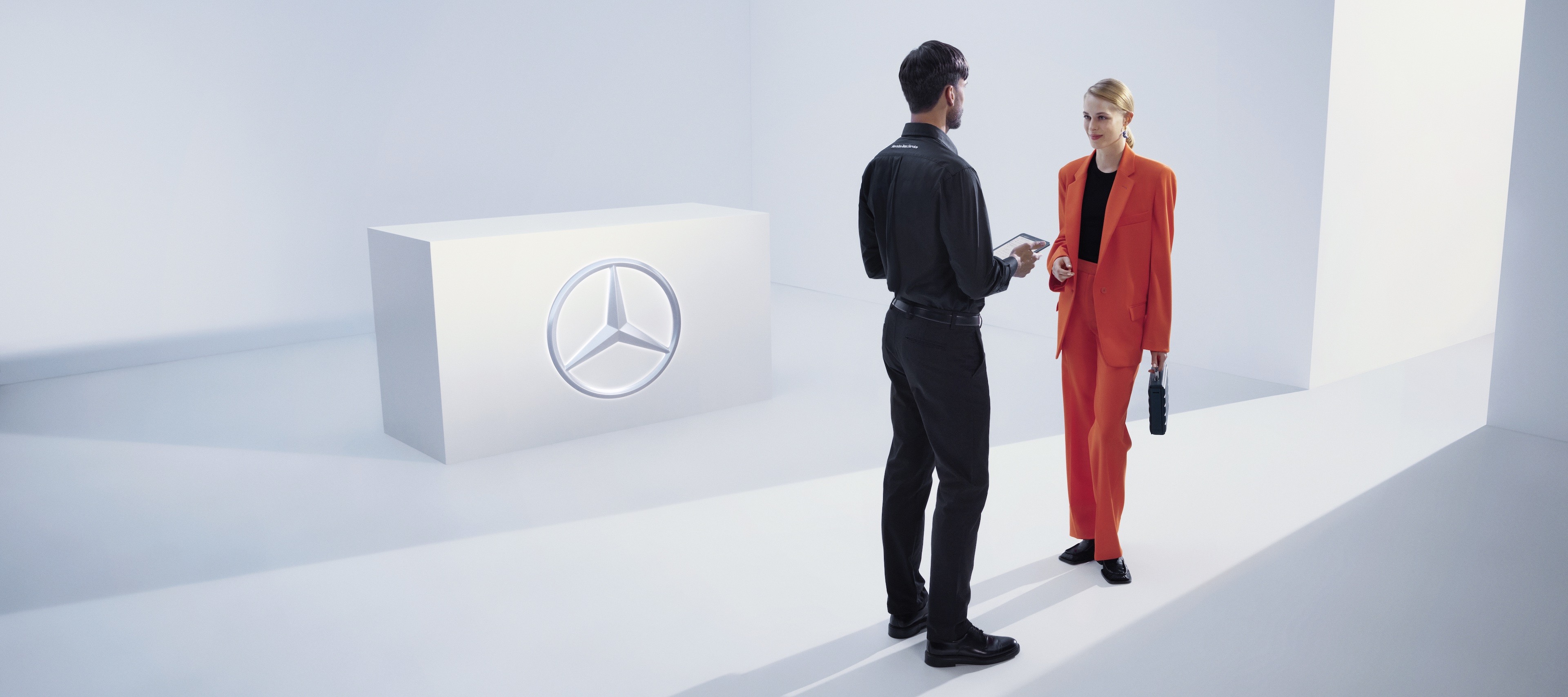 Recolha e eliminação | Mercedes-Benz Informações sobre a recolha e eliminação de veículos em fim de vida, resíduos de equipamentos elétricos e eletrónicos e baterias e óleos usados.