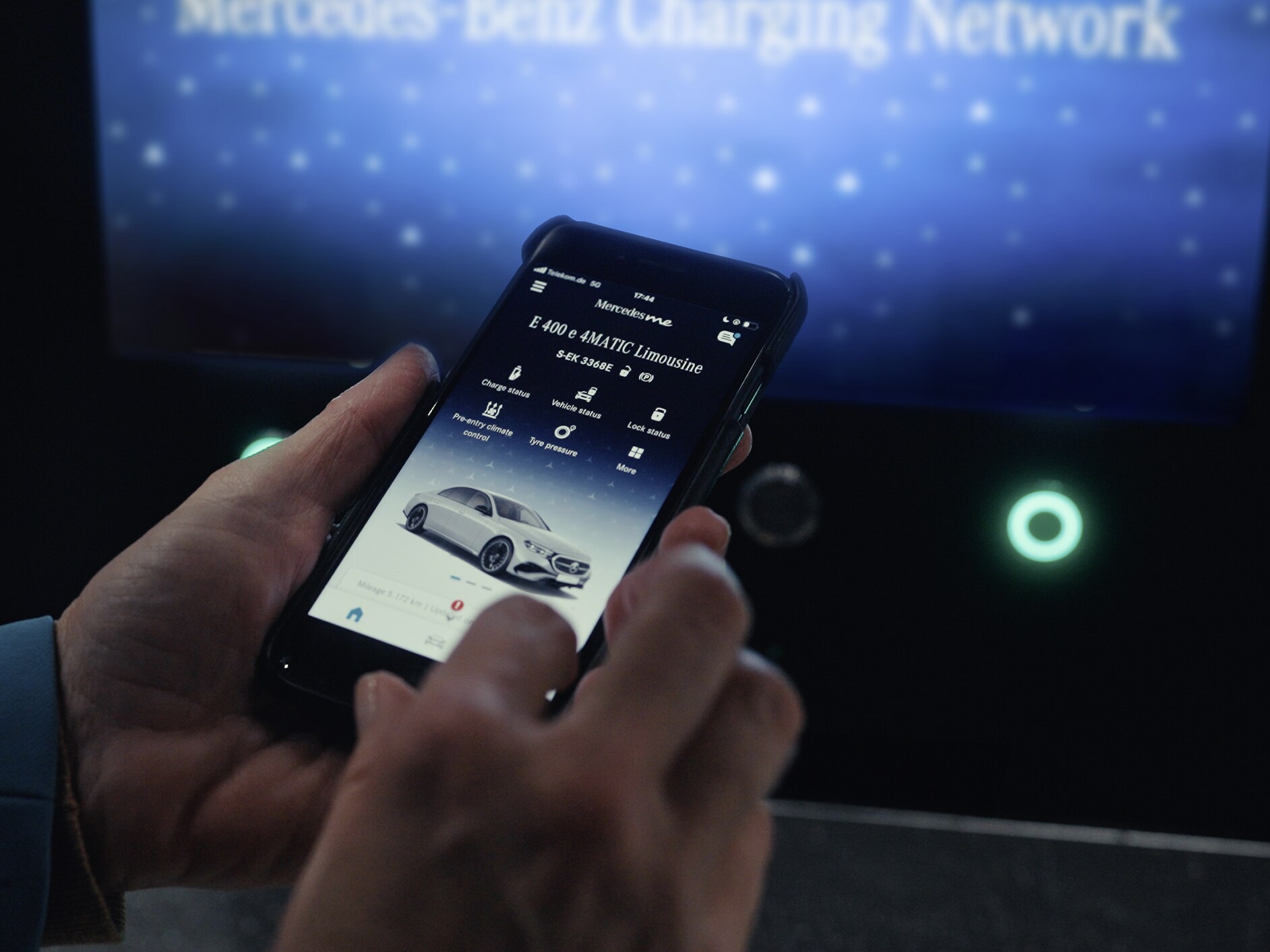 As opções de carregamento para os automóveis híbridos plug-in da Mercedes-Benz.