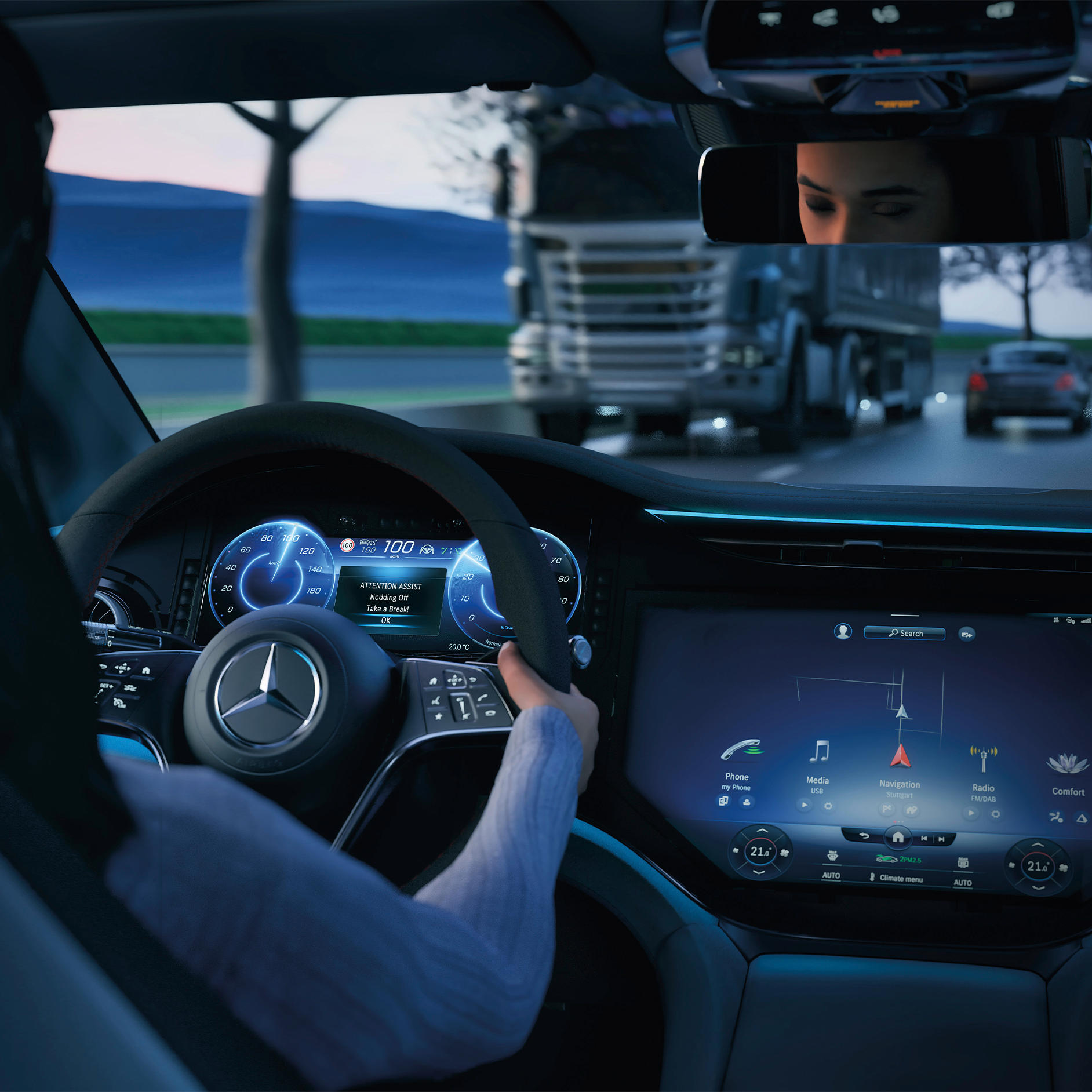 MB.DRIVE | Segurança | Mercedes-Benz Vista interior do cockpit de um automóvel Mercedes-Benz.
