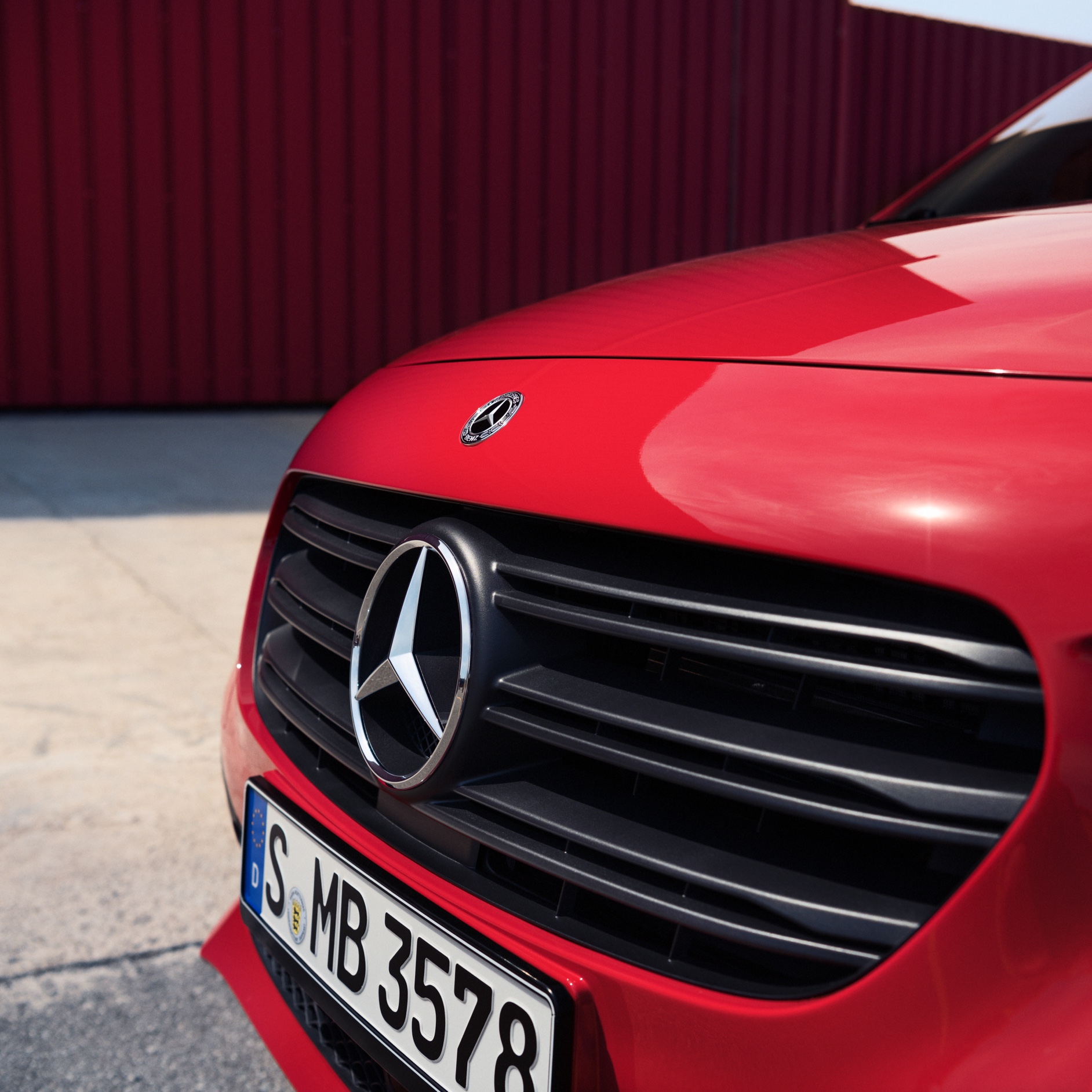 Veículos comerciais ligeiros de pequenas dimensões | Citan Furgão | Mercedes-Benz O Mercedes-Benz Citan Furgão é um veículo comercial ligeiro de pequenas dimensões.