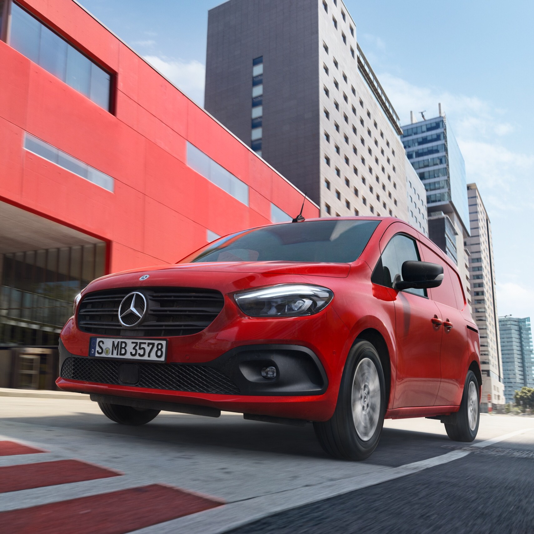 O Mercedes-Benz Citan Furgão em ação.