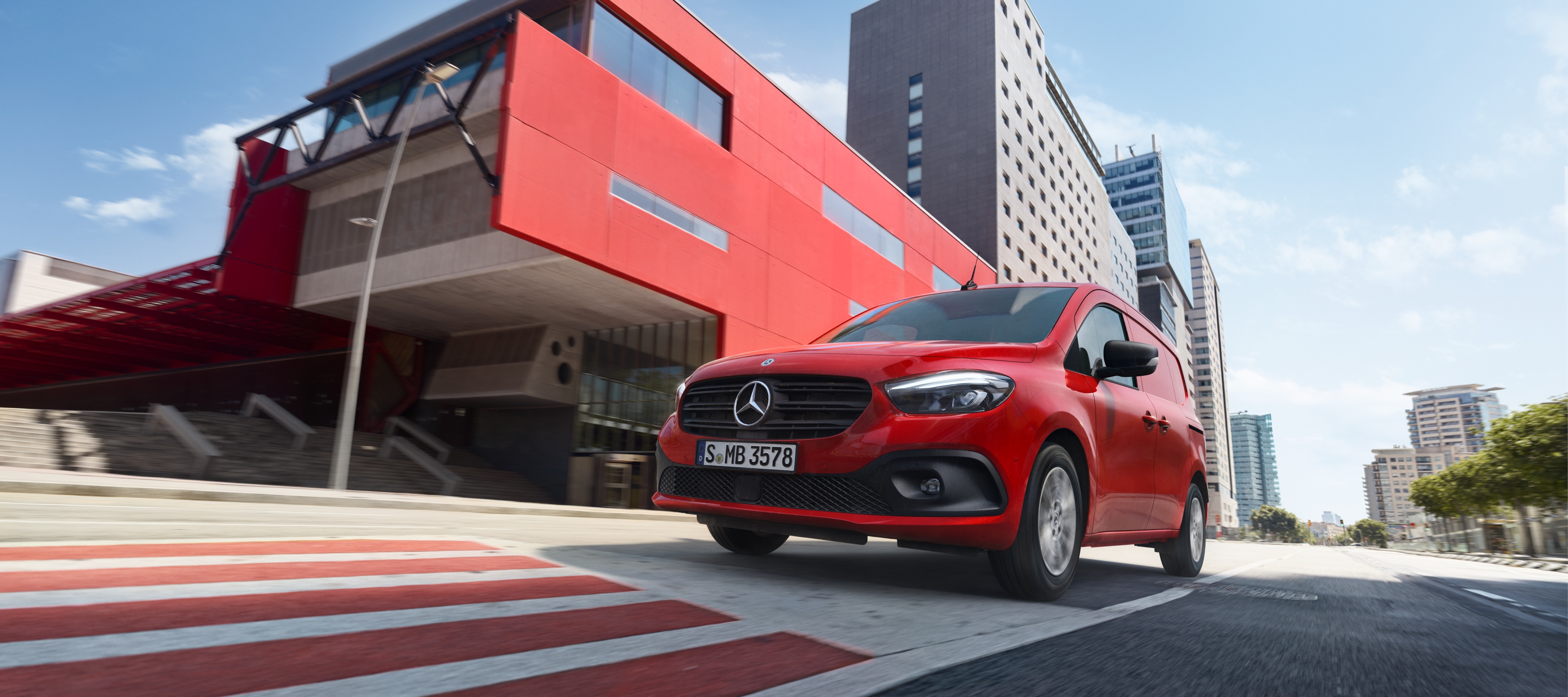 Exterior | Citan Furgão | Mercedes-Benz O Mercedes-Benz Citan Furgão em ação.