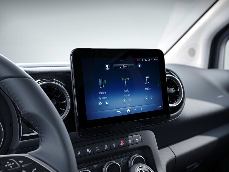 O sistema multimédia MBUX com display de 9,5 polegadas no Mercedes-Benz Citan Tourer.