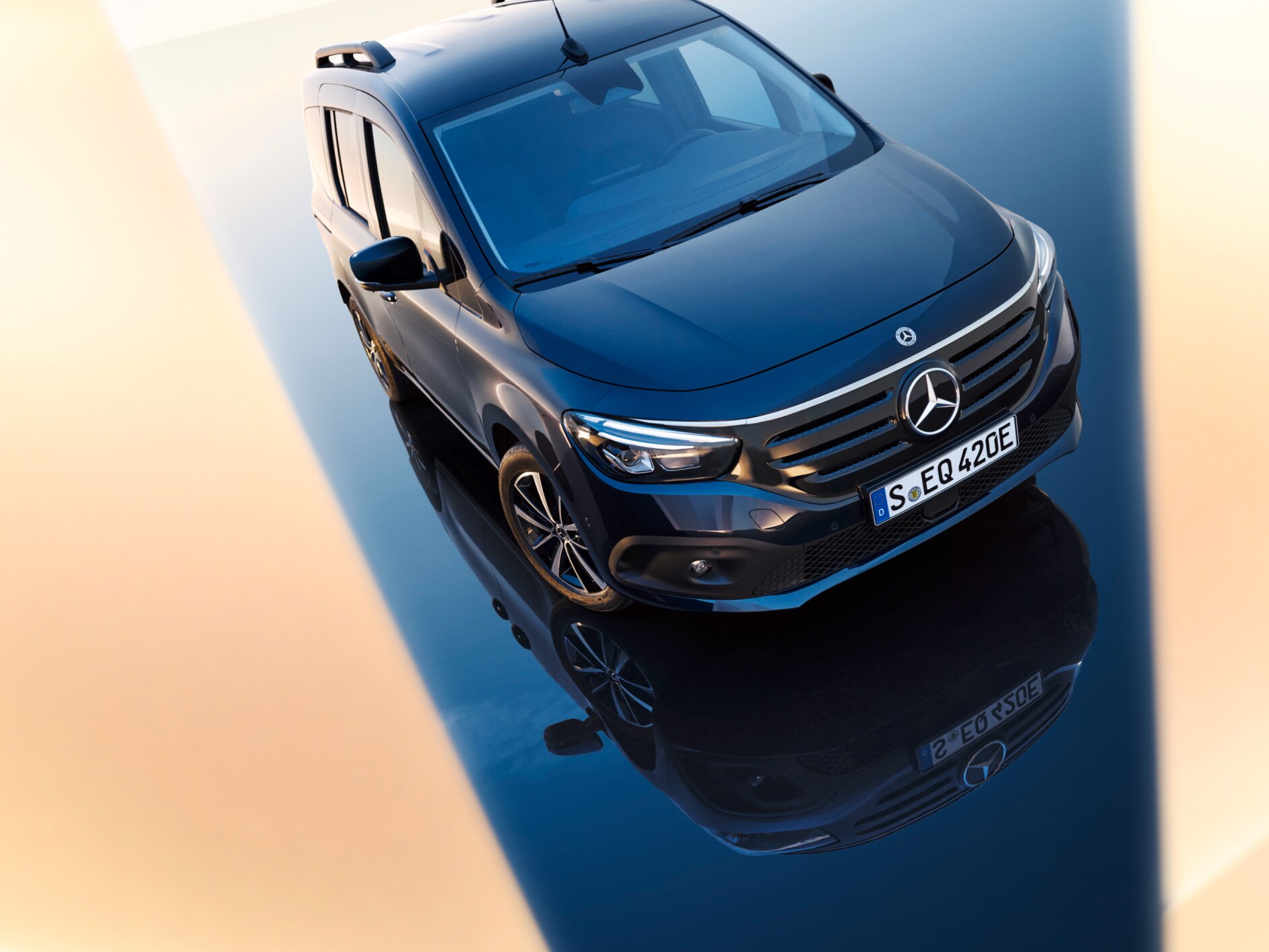 O exterior do Mercedes-Benz EQT.