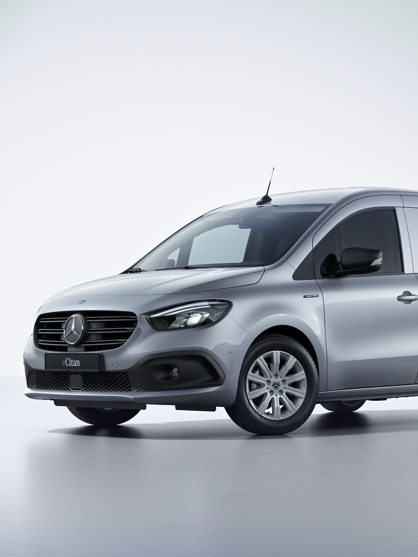 Conectividade inteligente graças às funcionalidades digitais extra do Mercedes-Benz eCitan Furgão.