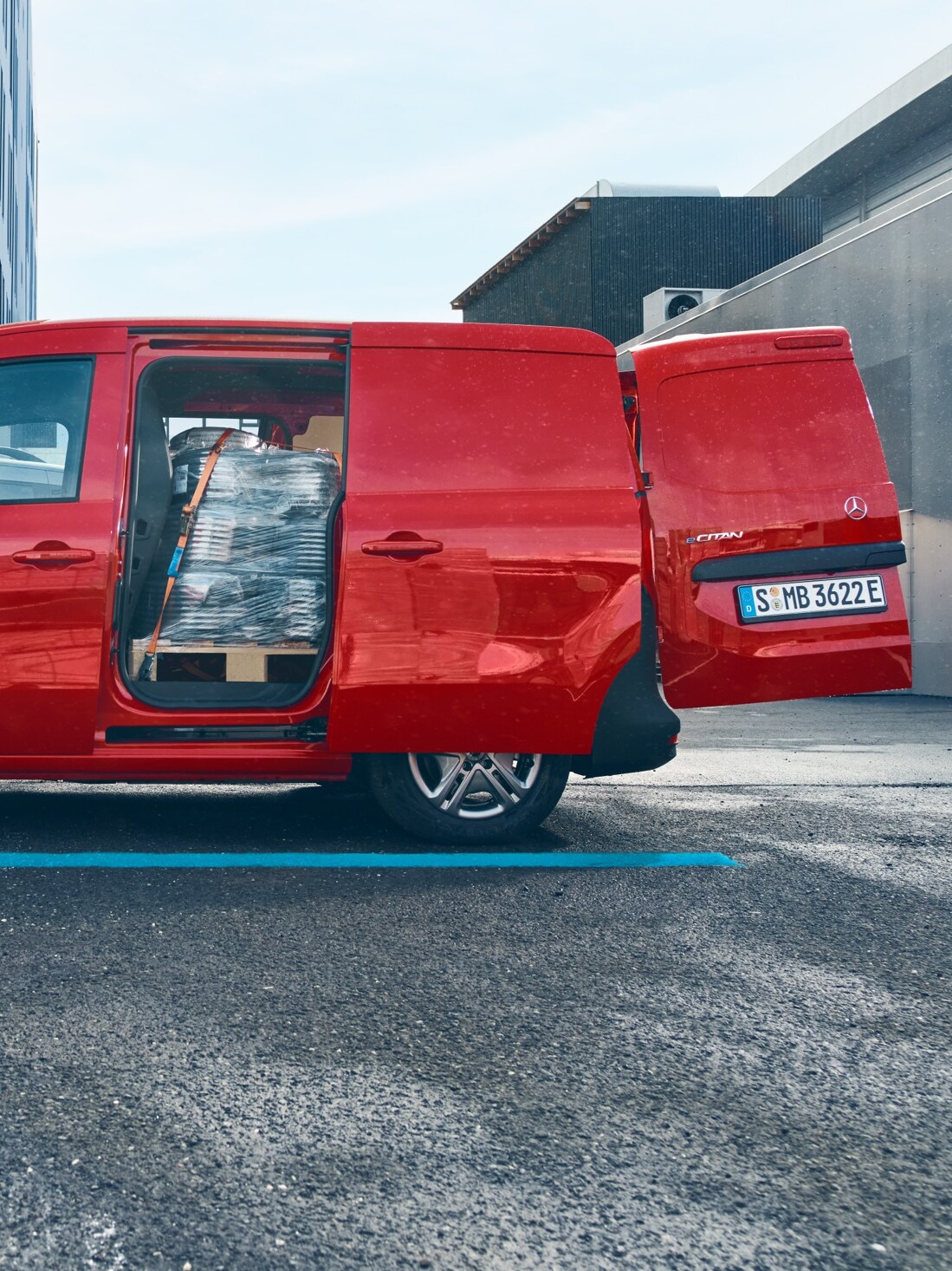 O Mercedes-Benz eCitan Furgão é um veículo comercial ligeiro de pequenas dimensões.