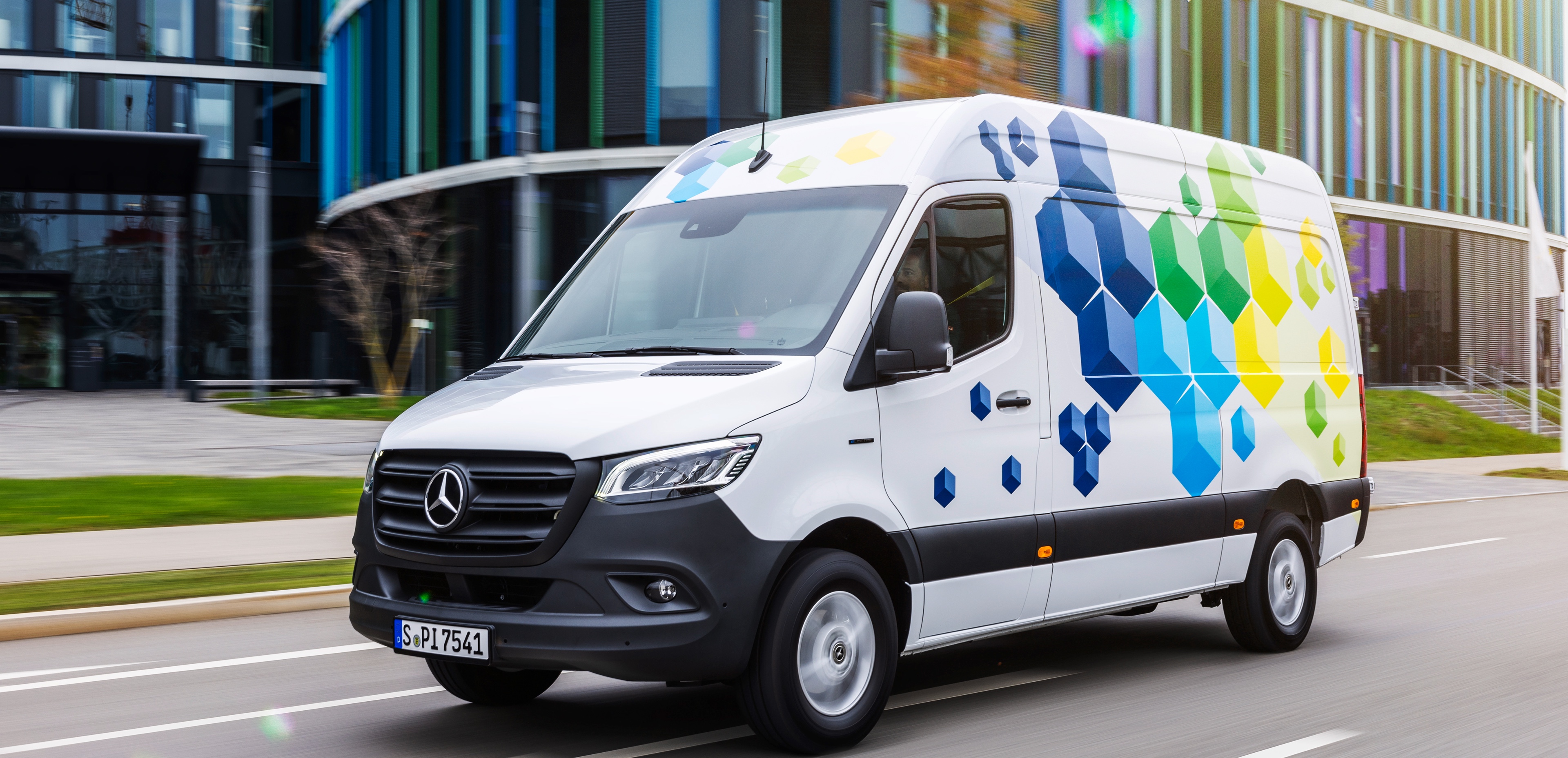 eSprinter Furgão | Veículos comerciais ligeiros da Mercedes-Benz Adapte com precisão o novo eSprinter à sua empresa e à sua finalidade.