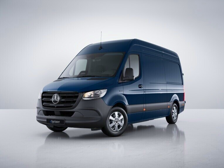 A linha de equipamento BASE do Mercedes-Benz eSprinter Furgão.