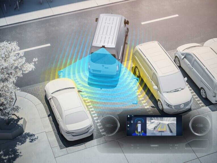 O funcionamento do Pack Parking com câmara de marcha-atrás no Mercedes-Benz eSprinter Furgão.