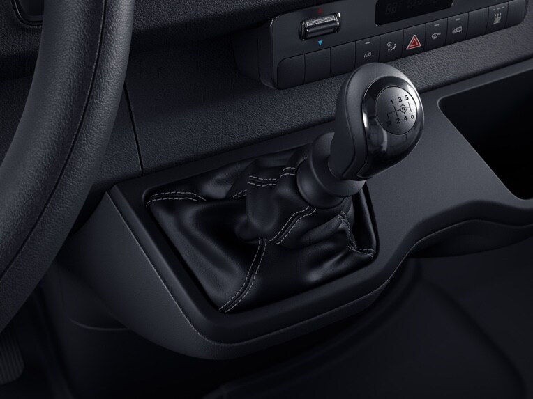A caixa manual de 6 velocidades combina elevado conforto de mudanças e condução com eficiência e manuseamento ágil.