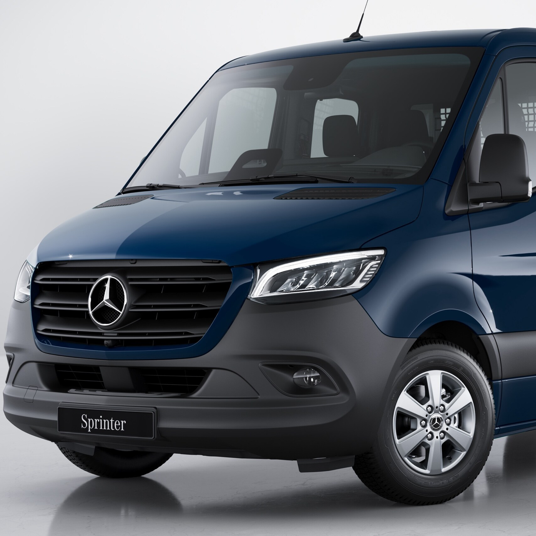 A vista frontal do Mercedes-Benz Sprinter Veículo de plataforma.