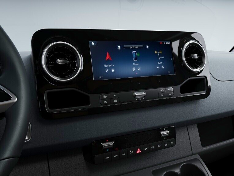 Com o MBUX (Mercedes-Benz User Experience), obtém um sistema multimédia inteligente e expansível.