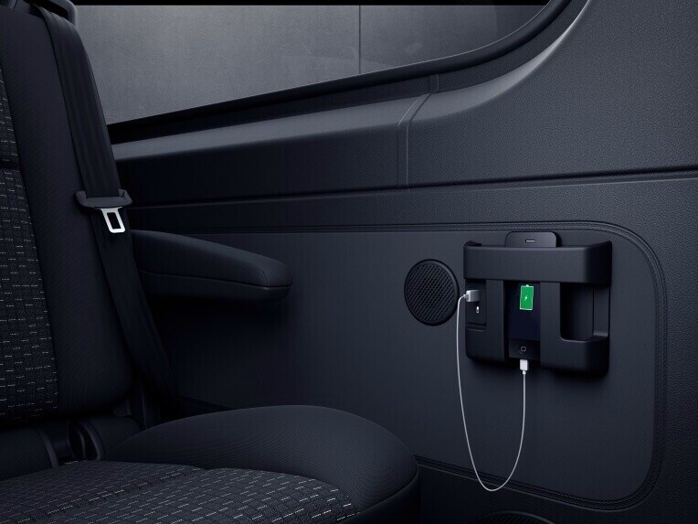 O revestimento interior Luxo confere ao compartimento dos passageiros um ambiente de prestígio e melhora o isolamento térmico e acústico.