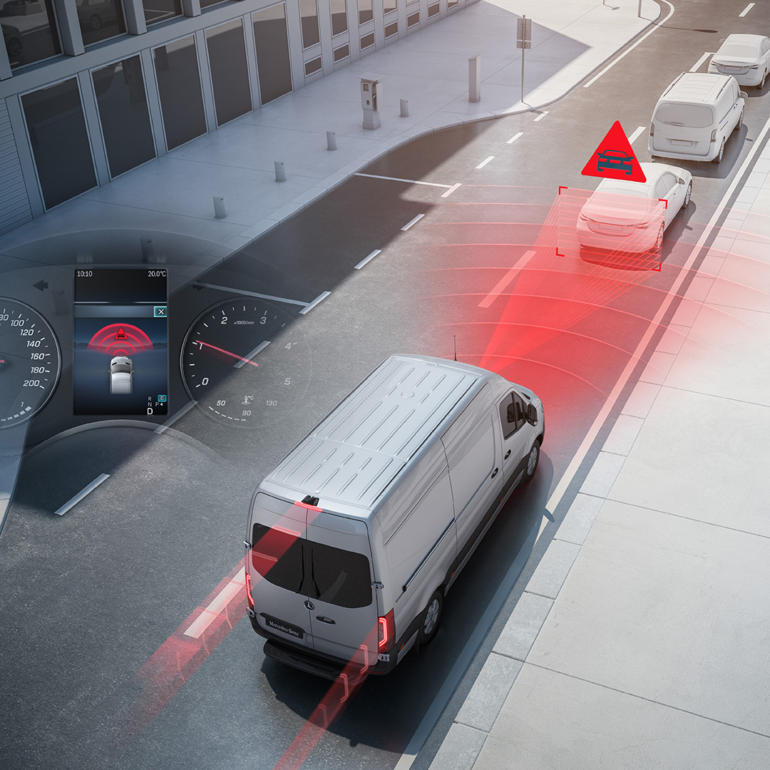 Sistemas de assistência à condução | Sprinter Furgão | Mercedes-Benz Sistema de assistência à condução visualizado no trânsito com o Sprinter Furgão da Mercedes-Benz.