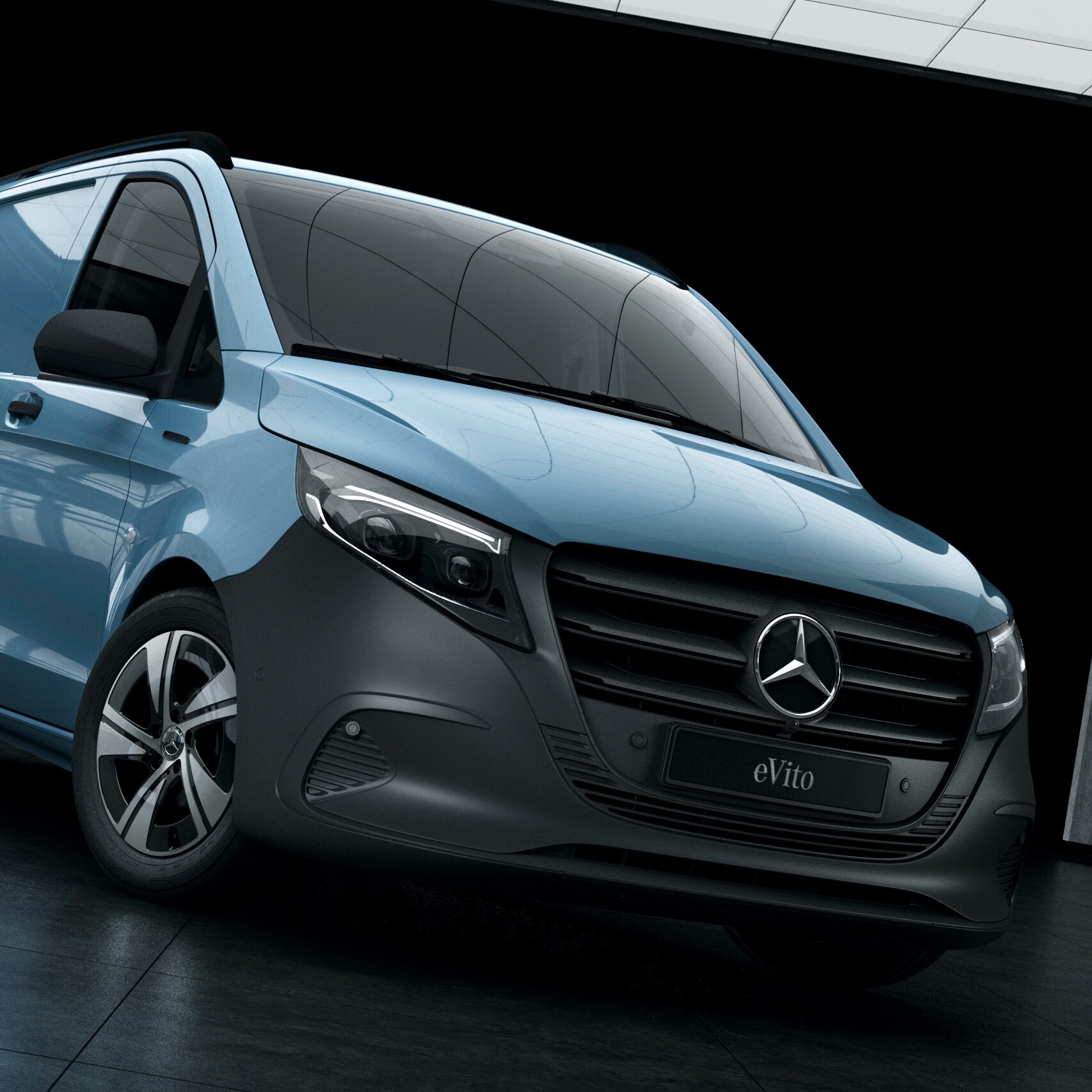 O Mercedes-Benz eVito Furgão num armazém com paredes de betão.