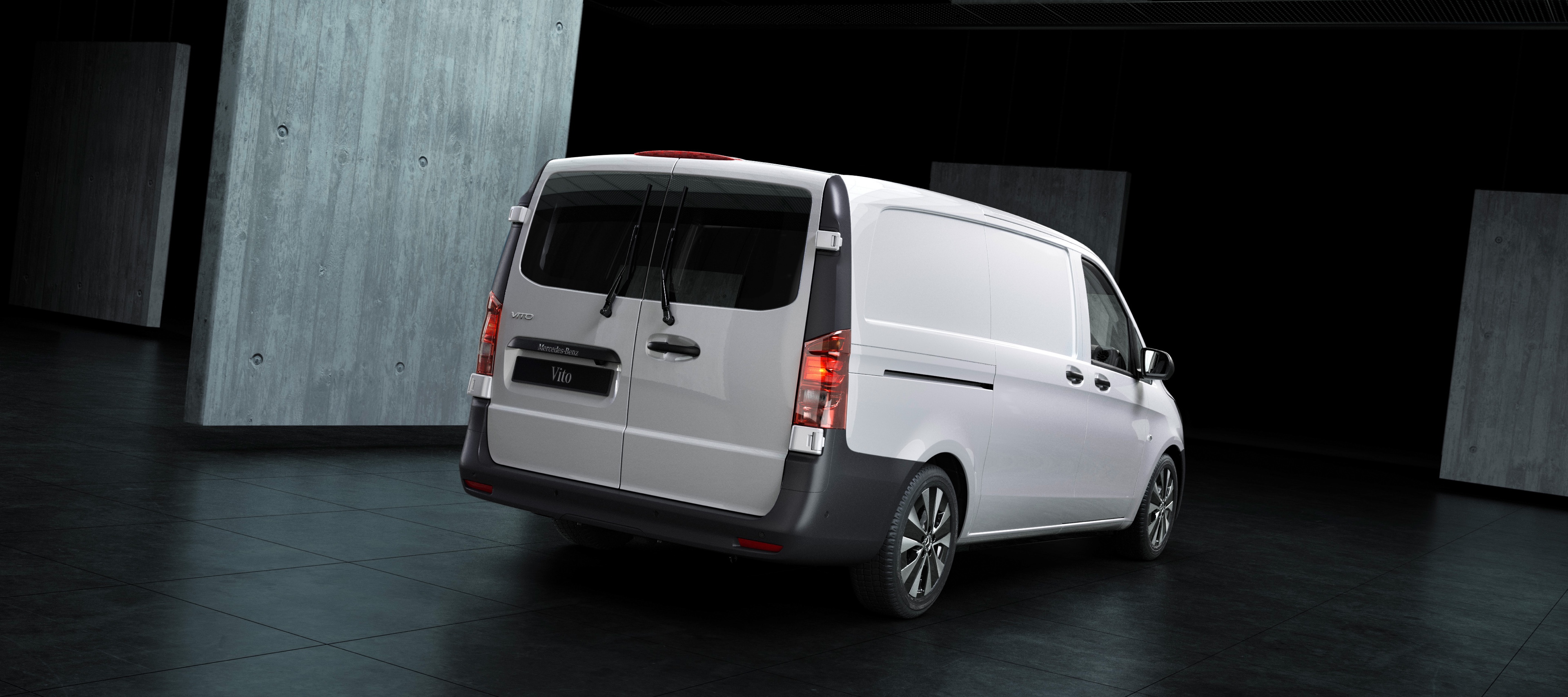 Vito Furgão | Veículos comerciais ligeiros Mercedes-Benz O Mercedes-Benz Vito Furgão num armazém com paredes de betão.