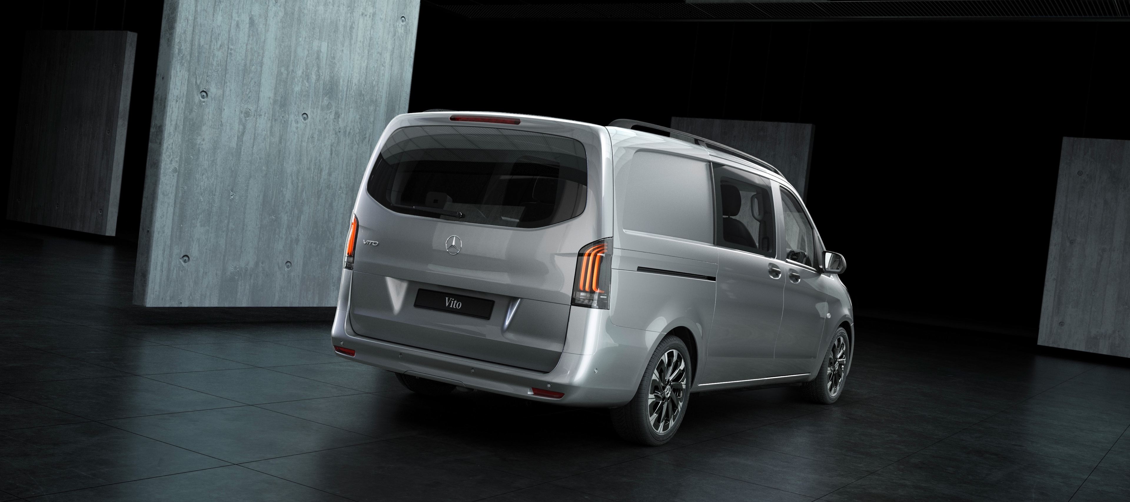 Vito Mixto | Veículos comerciais ligeiros Mercedes-Benz O Mercedes-Benz Vito Mixto num armazém com paredes de betão.