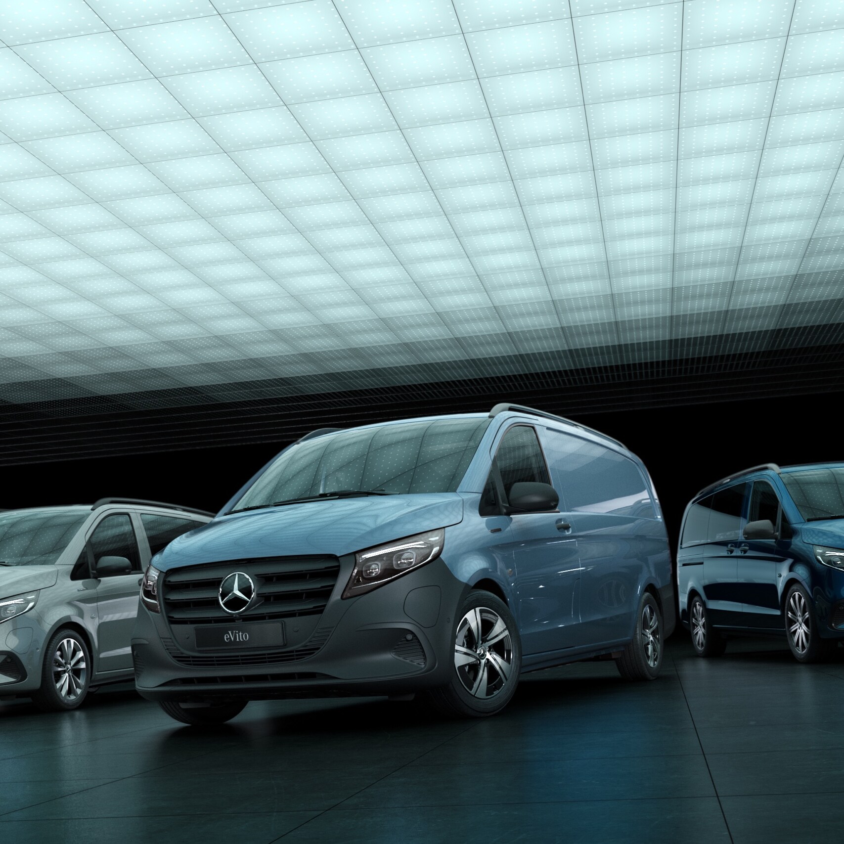 O Mercedes-Benz eVito Furgão, Vito Furgão, Vito Mixto, eVito Tourer e Vito Tourer lado a lado num armazém.