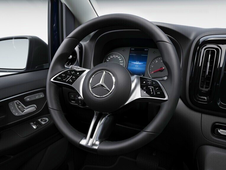 A caixa de velocidades automática 9G-TRONIC tem nove velocidades que mantêm as rotações do motor o mais baixas possível em qualquer situação de condução.