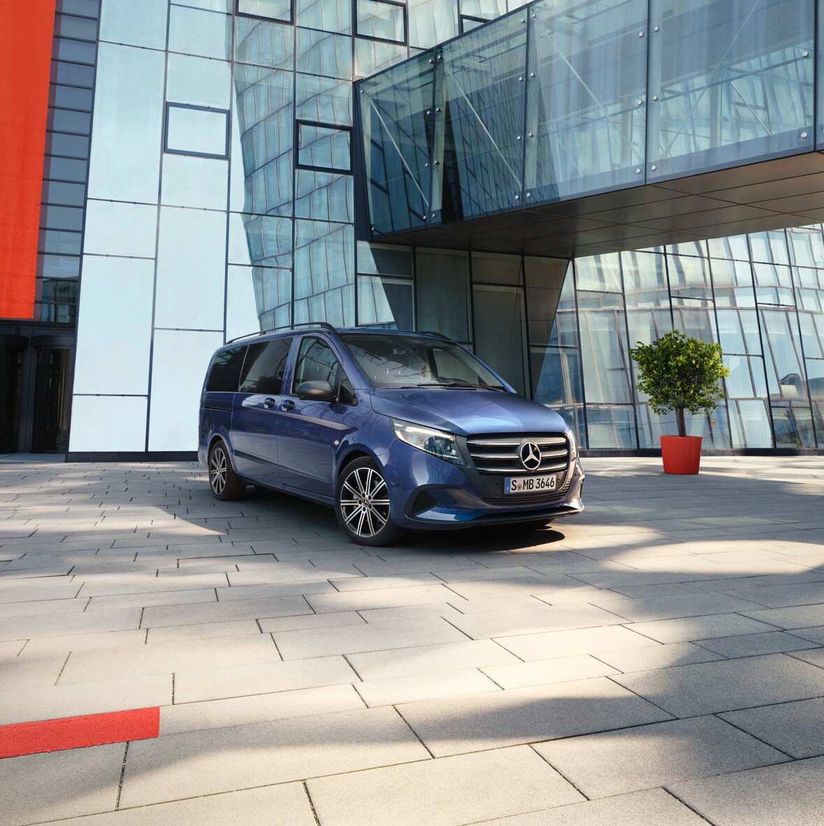 The Vito Tourer in an industrial area.