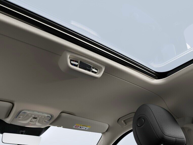 O ar condicionado com regulação semiautomática TEMPMATIC no espaço traseiro presenteia os seus passageiros com um agradável conforto de climatização.