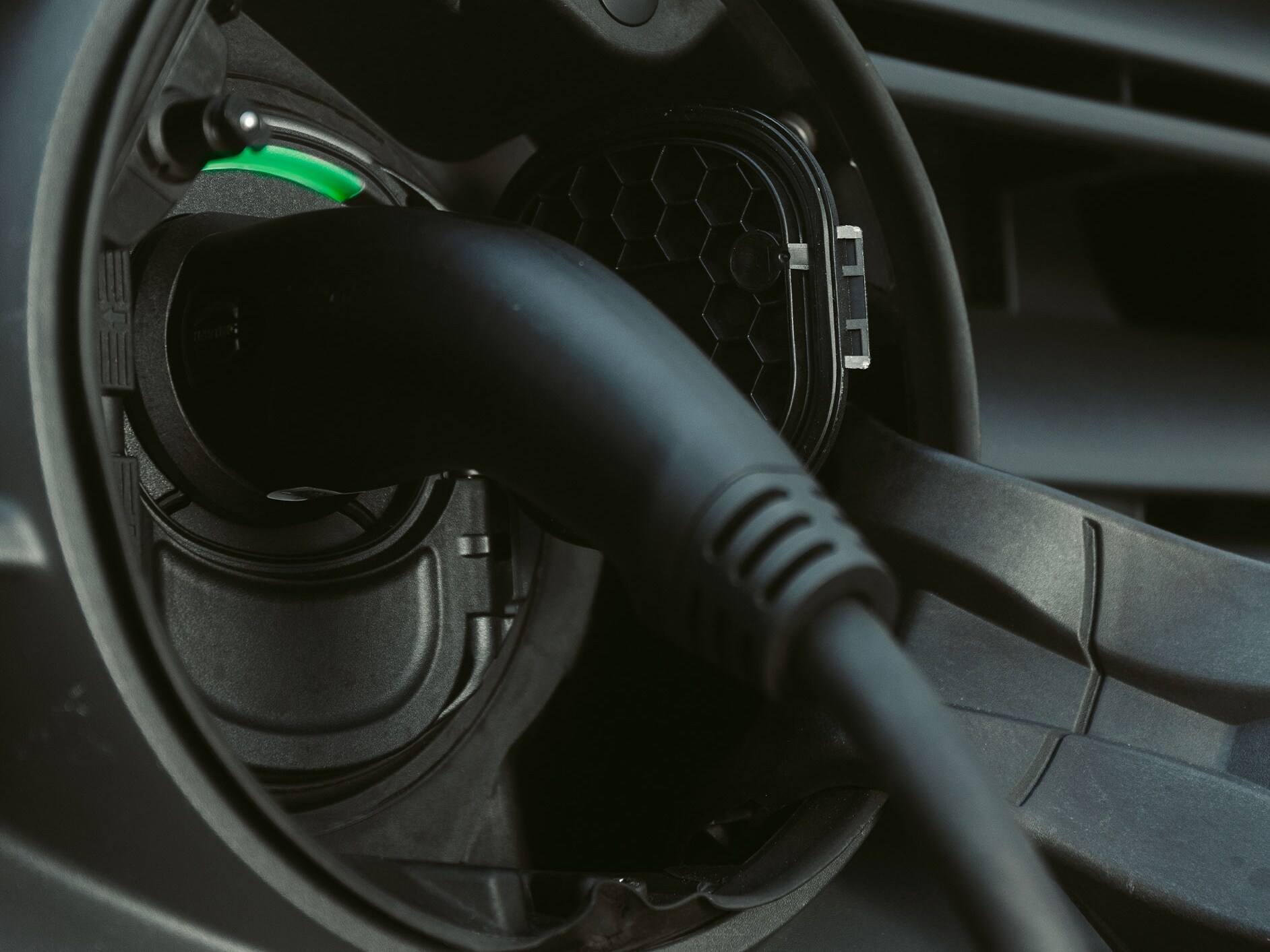 Carregar com a Mercedes-Benz Wallbox.