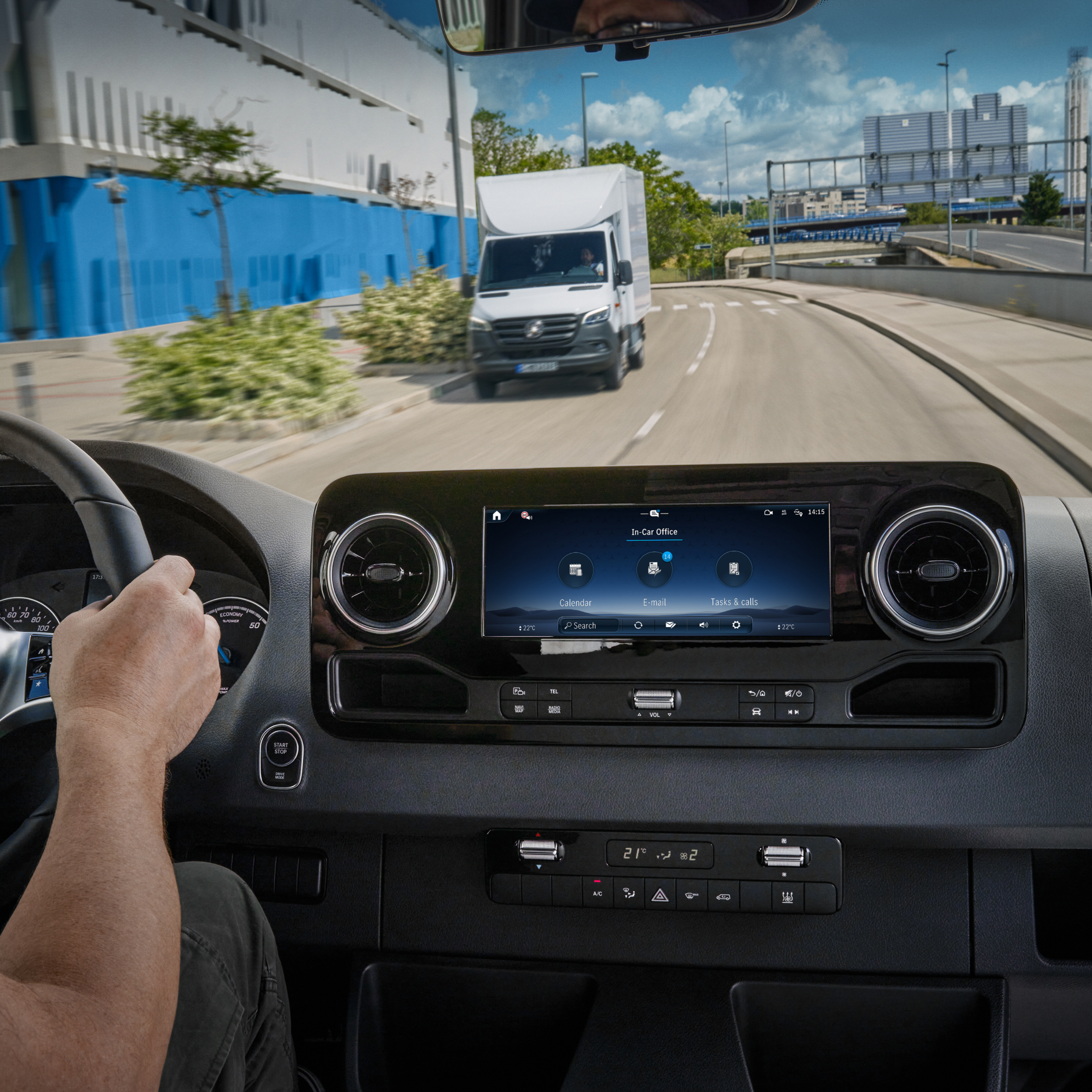 In-Car Office | Funcionalidades digitais extras | Mercedes-Benz A função In-Car Office no sistema multimédia MBUX num furgão Mercedes-Benz.