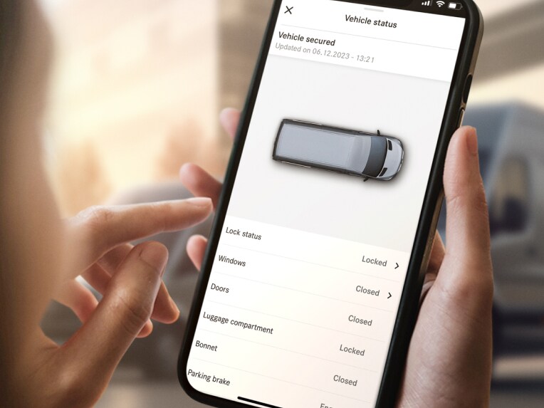 As funções do equipamento de série da Mercedes-Benz num smartphone.
