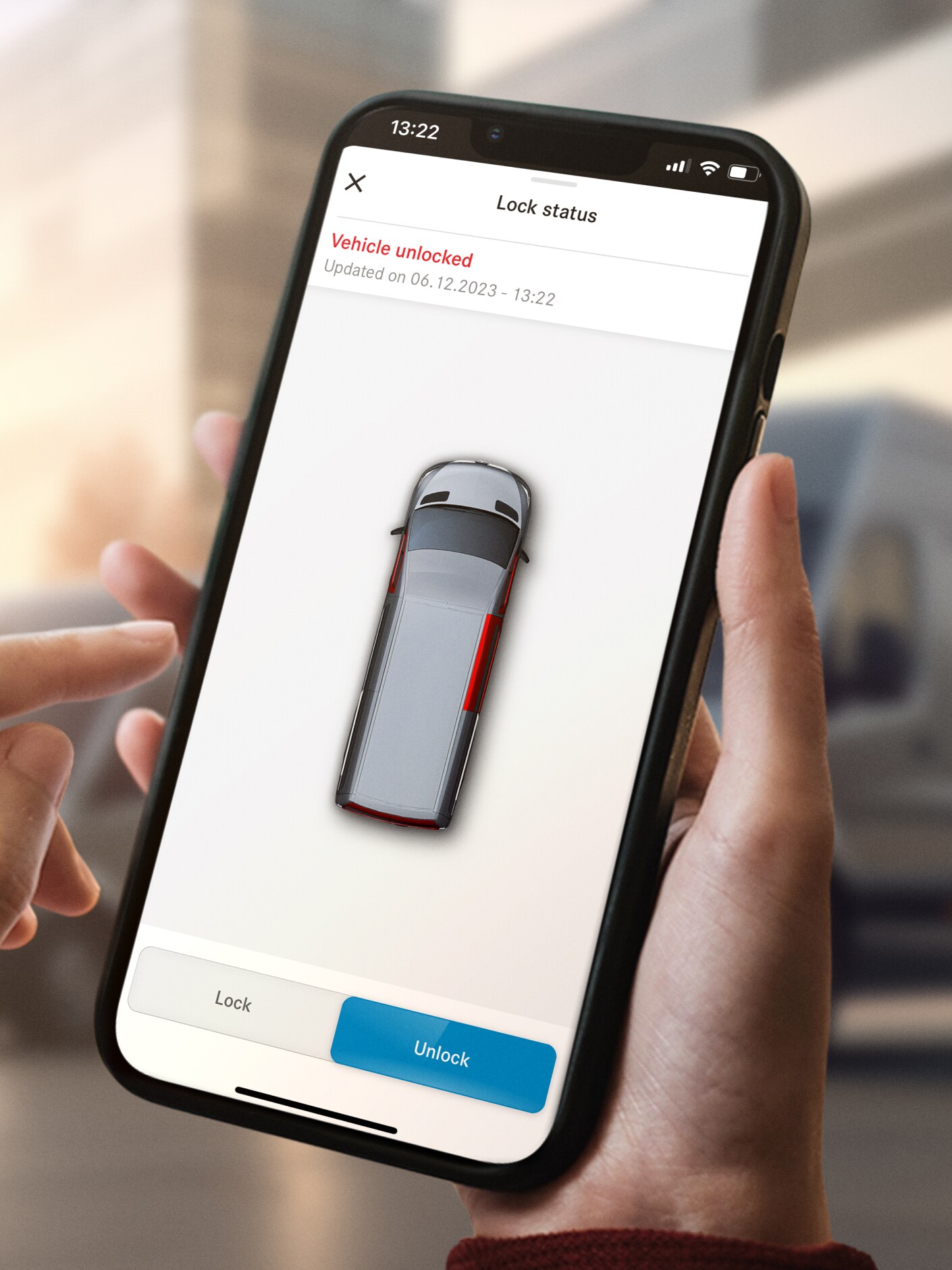 A função de fecho e abertura remotos de portas num smartphone.