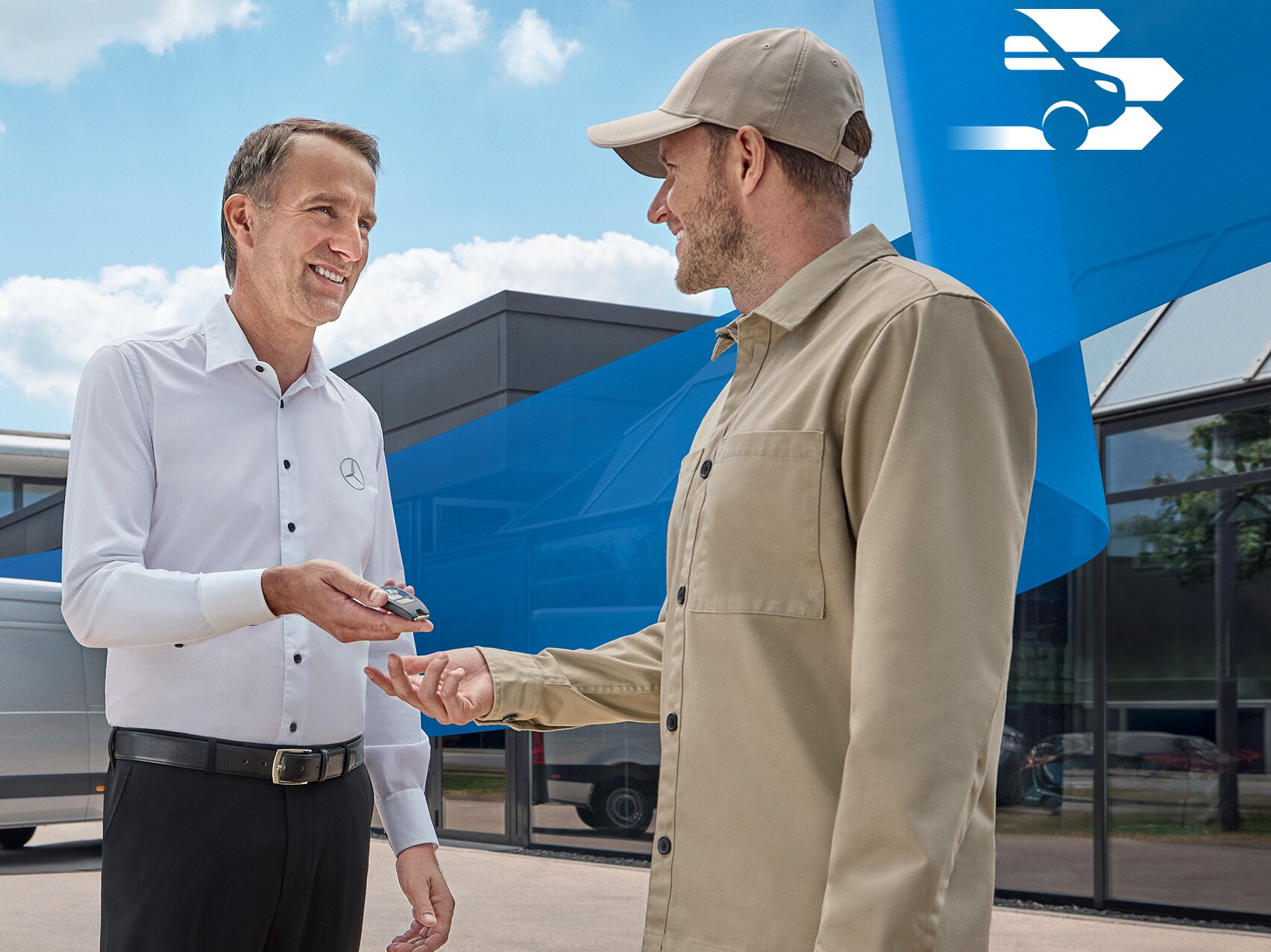 Dois homens a falar sobre o serviço de mobilidade da Mercedes-Benz: entrega fácil e soluções de mobilidade flexíveis para os clientes.