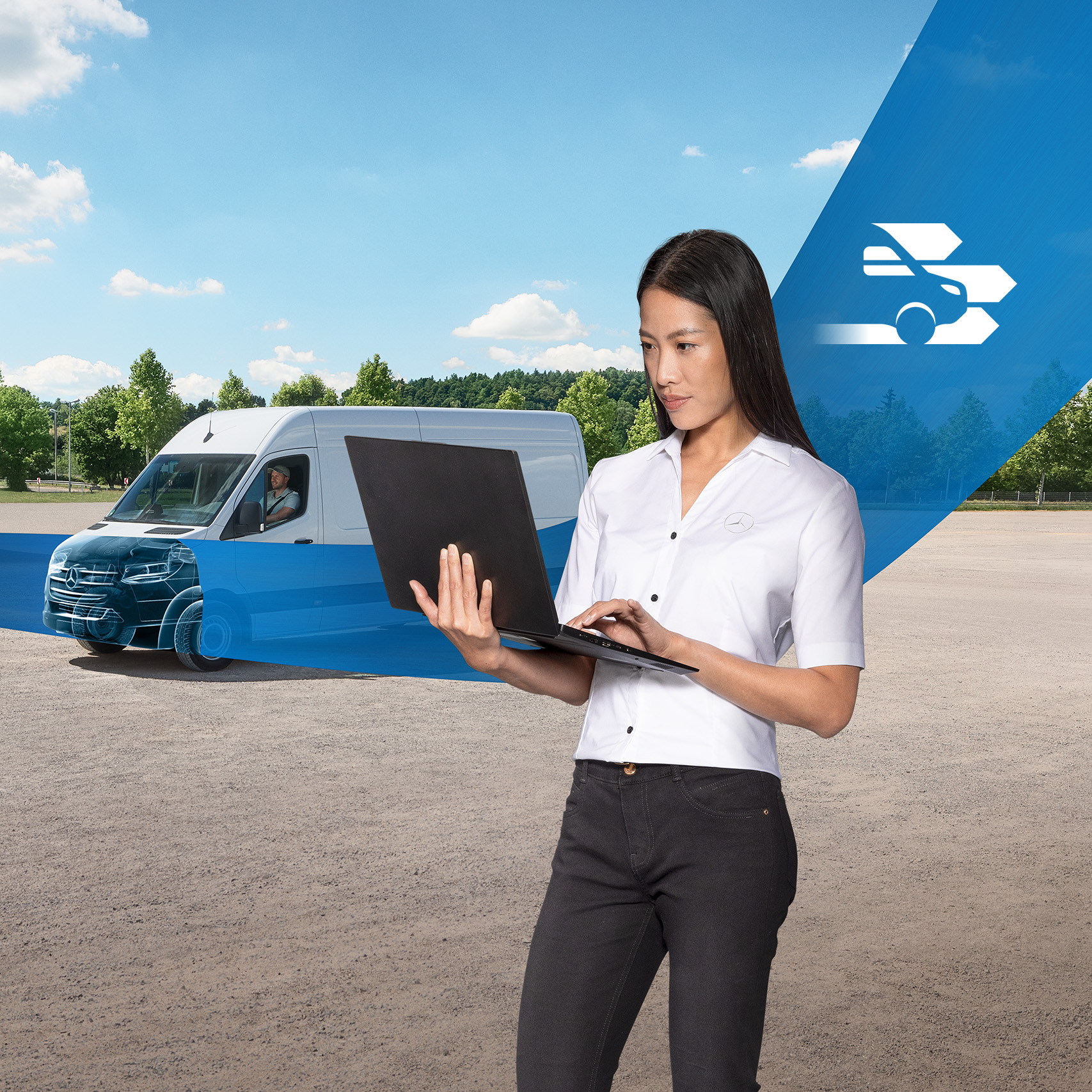 Mercedes-Benz | Serviços para veículos comerciais ligeiros | Visão geral Mulher, de pé, a segurar num portátil em frente a um veículo comercial ligeiro branco, com uma faixa azul a atravessar a imagem. O capot transparente simboliza o diagnóstico da Mercedes-Benz.
