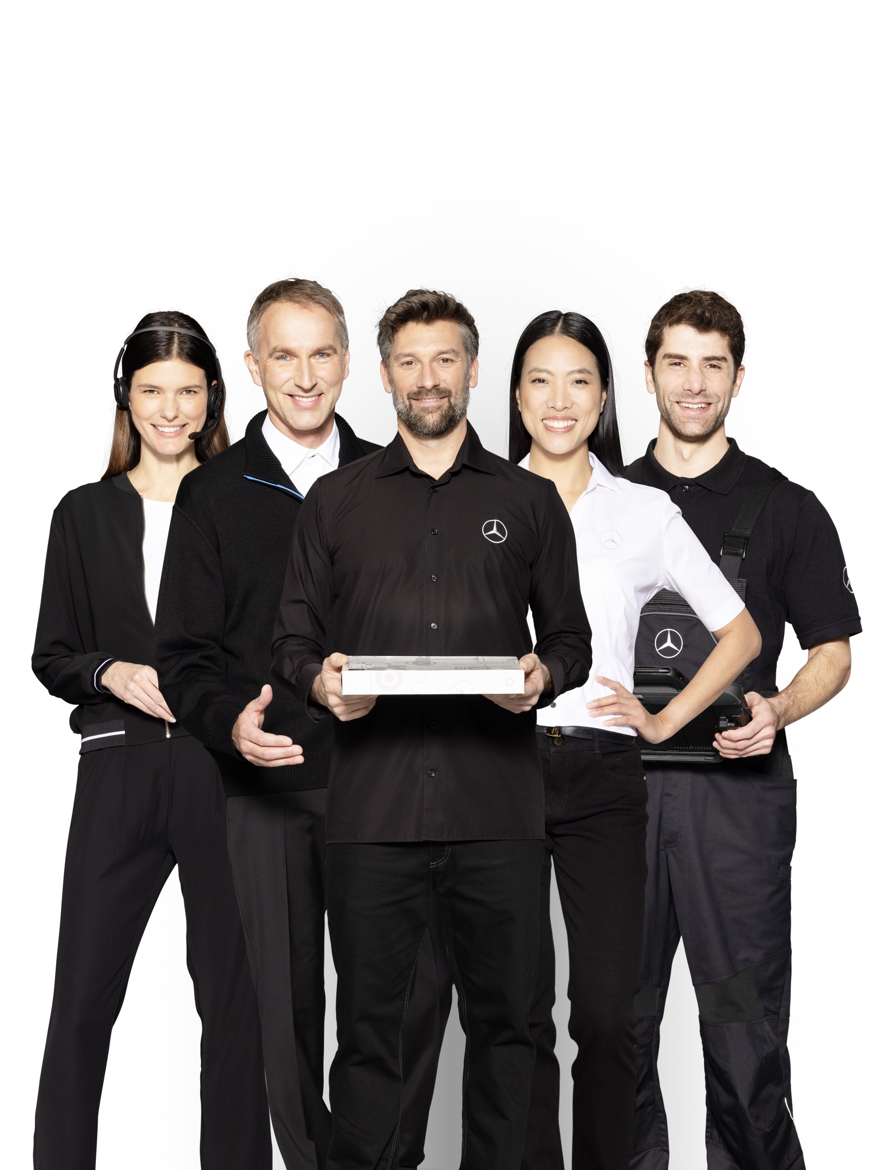 Cinco testemunhos Mercedes-Benz que simbolizam os serviços para veículos comerciais ligeiros Mercedes-Benz