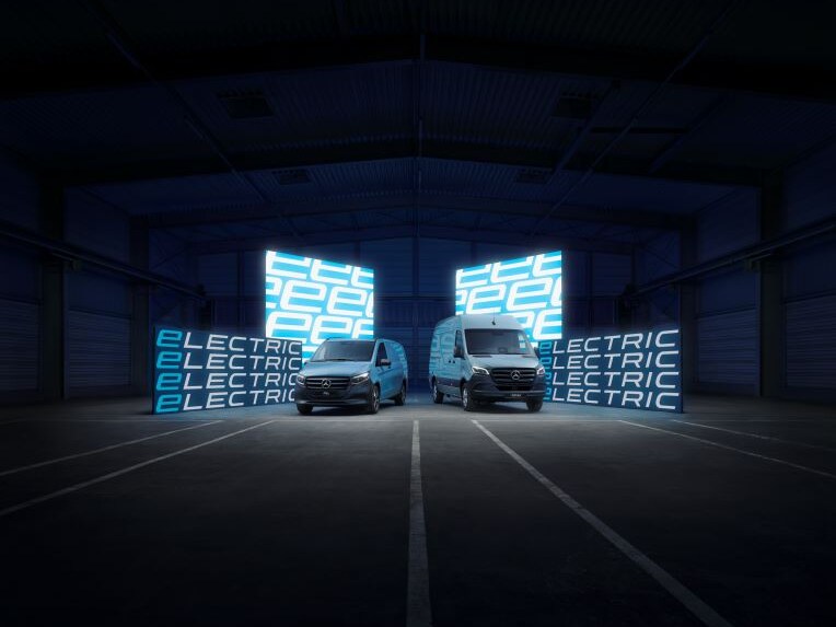 Os veículos elétricos Mercedes-Benz na estrada.