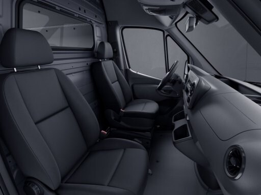 O Sprinter Veículo de plataforma com cabina standard e banco individual para o acompanhante.