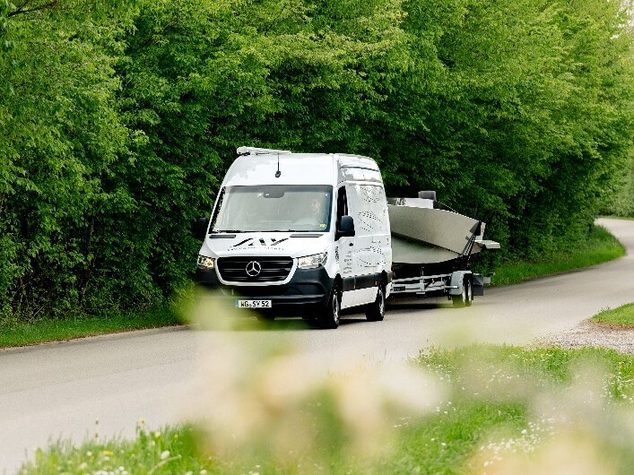 O caminho certo para o seu destino: tem em consideração as dimensões do veículo ou da combinação veículo/reboque ao calcular a rota ideal para o Mercedes-Benz Sprinter, o veículo ou a combinação veículo/reboque.